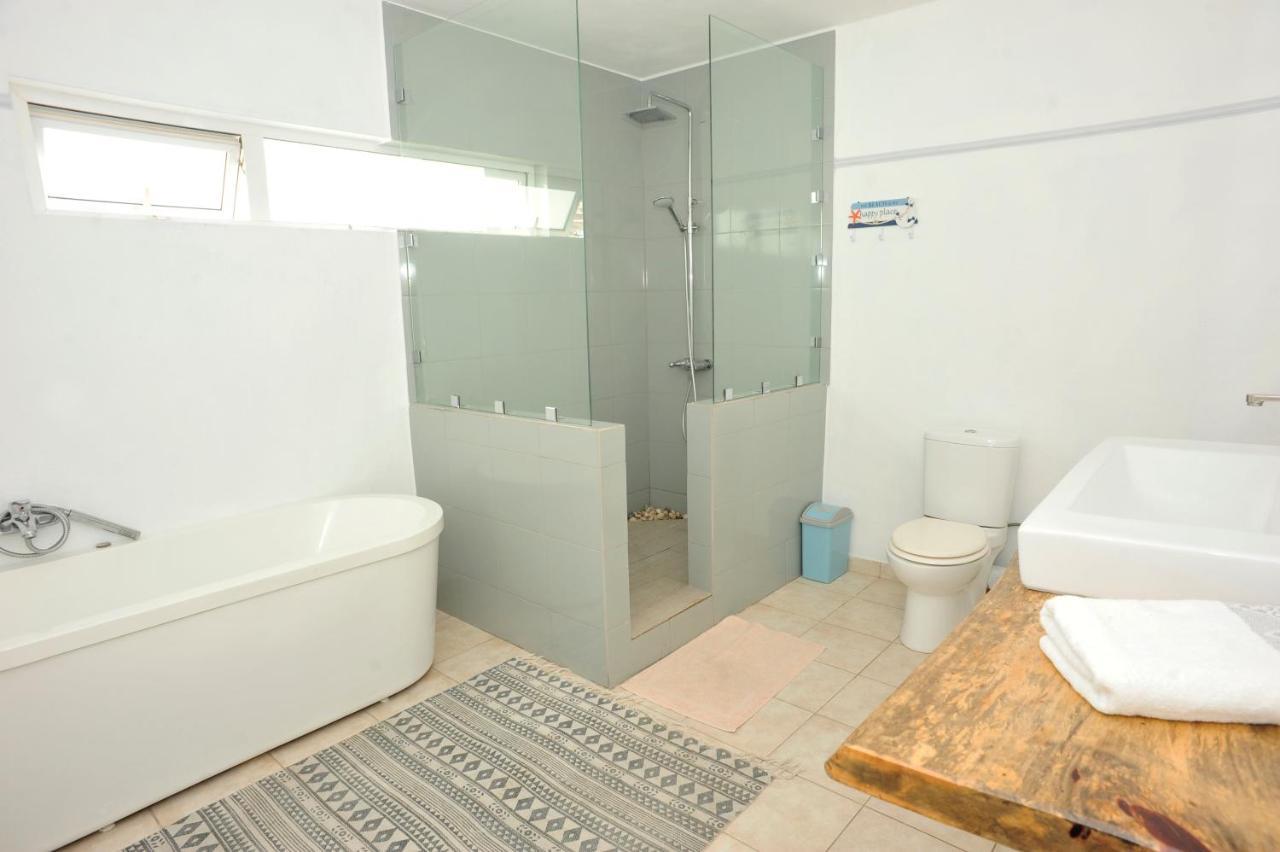 The Beach House - West Coast Mauritius 黑河区 外观 照片