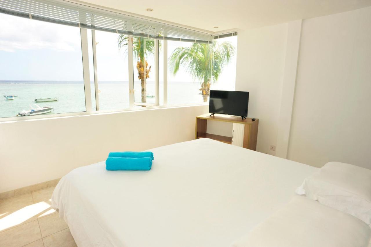 The Beach House - West Coast Mauritius 黑河区 外观 照片