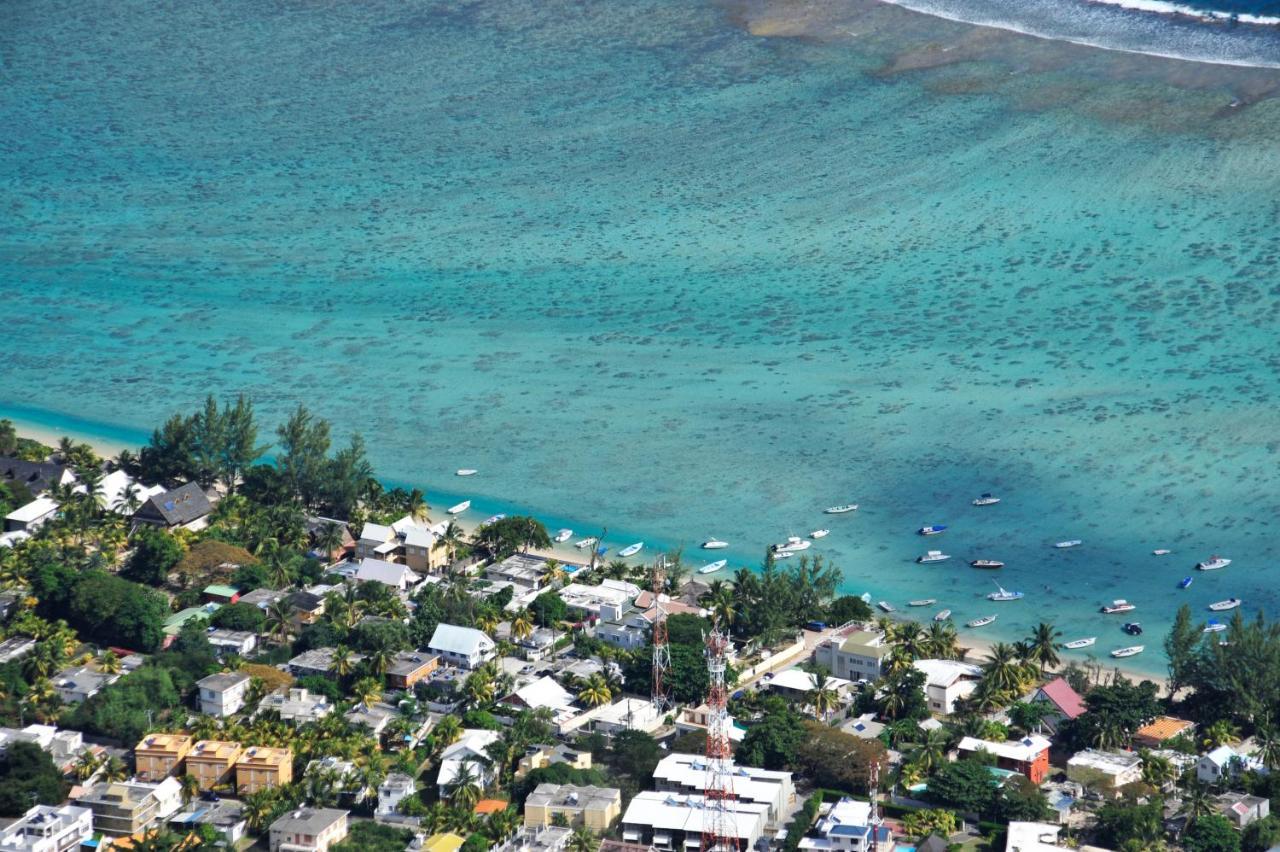 The Beach House - West Coast Mauritius 黑河区 外观 照片